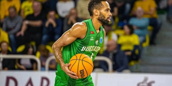 31岁的前快船次轮秀将加盟法甲豪门，状态依然出色？