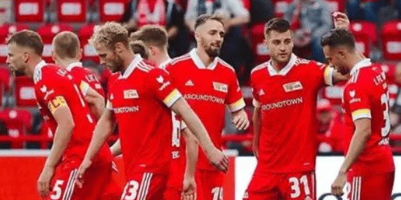 德甲焦点战：柏林联合VS门兴格拉德巴赫——战术博弈与胜负手深度解析